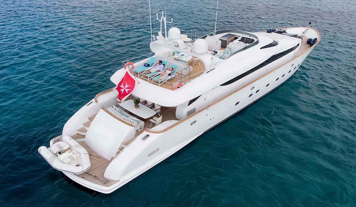 Аренда мега яхты Maiora Amaya 32 на Сардинии, Италия